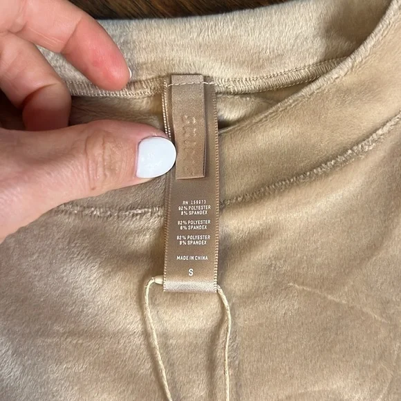 NWT Skims crop - Picture 2 of 3